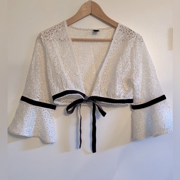 Victoria Secret White LaceTie Front Crop Cardigan - Picture 2 of 5